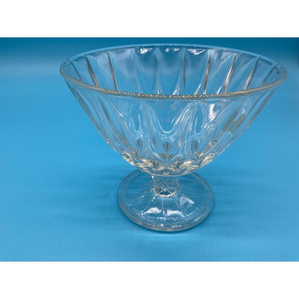 Vintage‎ Crystal Clear Glass Pedestal Bowl, 6" Wide 5" Tall, Diamond Pattern